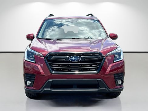 Used 2024 Subaru Forester Premium AWD/4WD image 8