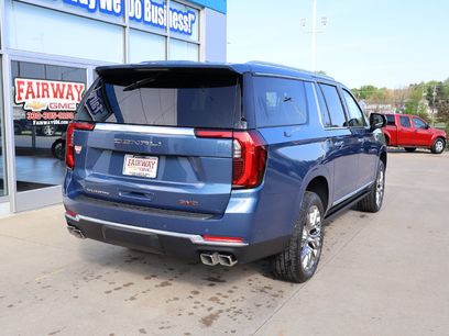 New 2026 GMC Yukon XL Denali w/ Sun & Power Step Package