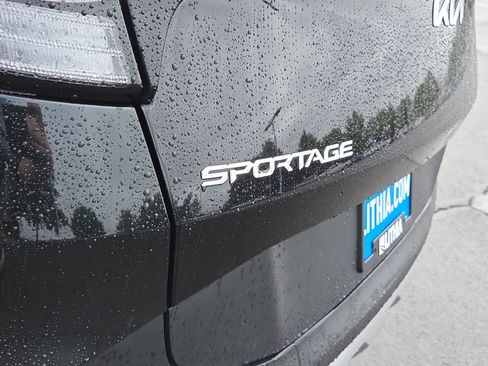 Used 2023 Kia Sportage LX AWD/4WD image 15