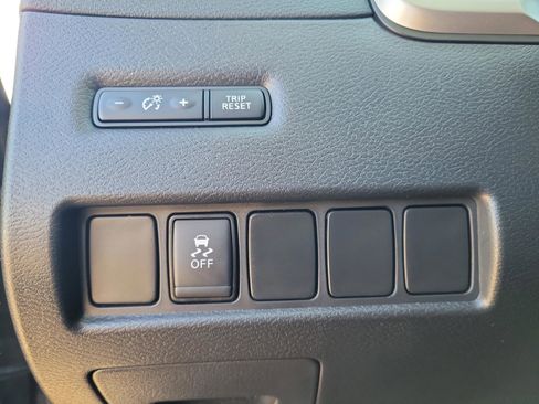 Used 2019 Nissan Murano SV w/ Premium Package FWD image 25