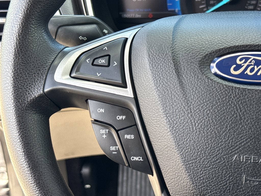 Used 2017 Ford Fusion SE w/ Fusion SE Technology Package FWD image 15