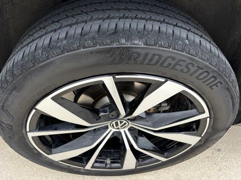 Used 2024 Volkswagen Atlas Cross Sport SEL Premium R-Line image 23