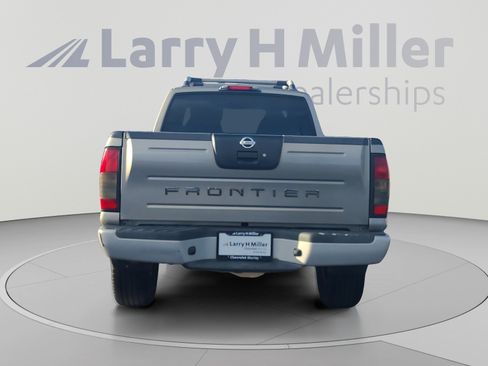 Used 2004 Nissan Frontier S/C AWD/4WD image 4