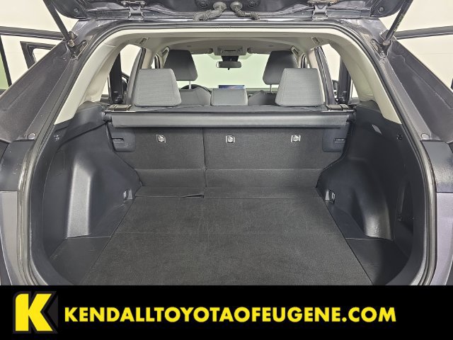 Used 2025 Toyota RAV4 XLE AWD/4WD image 27