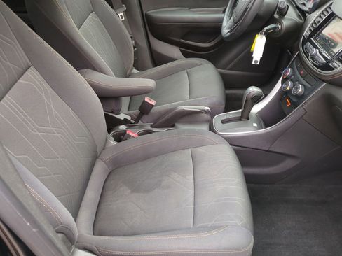 Used 2019 Chevrolet Trax LT w/ LPO, Cargo Package image 24