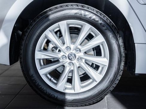 Used 2024 Toyota Corolla SE image 16