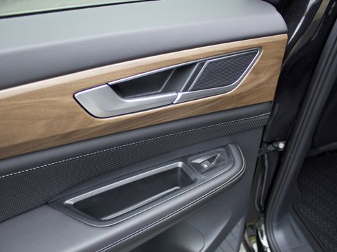 New 2026 Volkswagen Atlas SE image 24