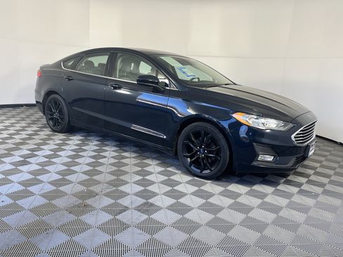 Used 2020 Ford Fusion SE w/ Equipment Group 151A image 7