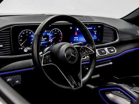 Used 2024 Mercedes-Benz GLS 450 4MATIC image 15