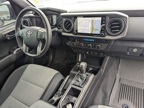 Used 2022 Toyota Tacoma TRD Sport AWD/4WD image 34