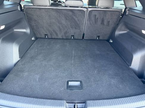 Used 2025 Volkswagen Atlas Cross Sport SE image 28