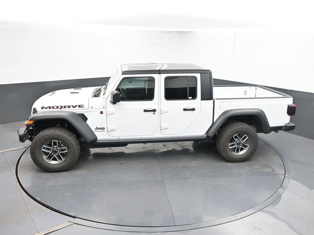 Used 2026 Jeep Gladiator Mojave AWD/4WD image 36
