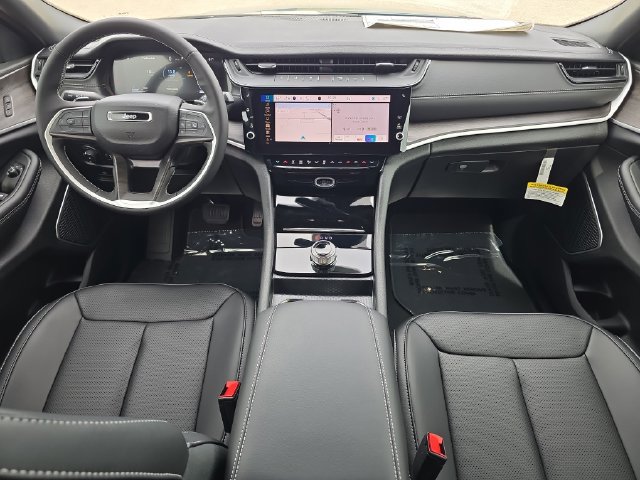New 2026 Jeep Grand Cherokee Limited w/ Luxury Tech Group II RWD image 9