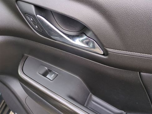 Certified 2019 GMC Acadia SLT image 30