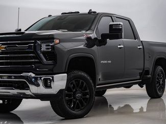 Used 2025 Chevrolet Silverado 2500 LTZ w/ LTZ Plus Package AWD/4WD video 2
