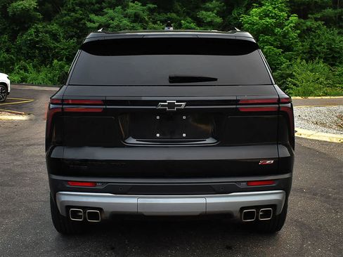 Used 2024 Chevrolet Traverse Z71 w/ LPO, Floor Liner Package AWD/4WD image 7