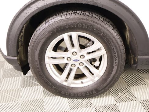 Used 2023 Ford Explorer XLT RWD image 18