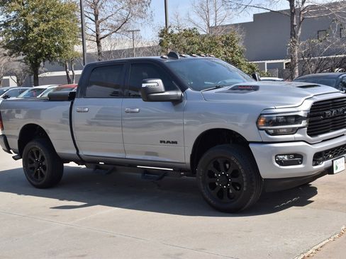 Used 2024 RAM 2500 Laramie w/ Night Edition image 5