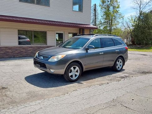 Used 2010 Hyundai Veracruz Limited FWD image 2