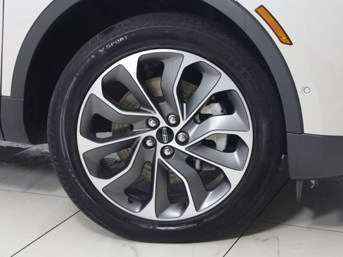 Used 2023 Lincoln Nautilus Reserve w/ Equipment Group 201A AWD/4WD image 18