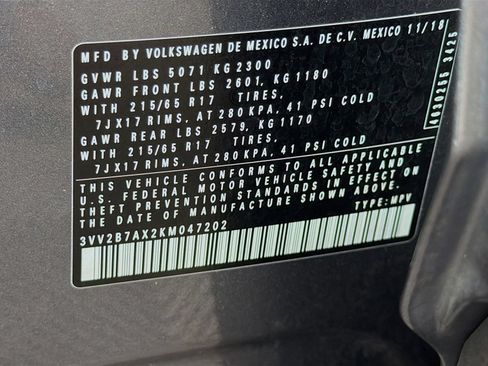 Used 2019 Volkswagen Tiguan SE AWD/4WD image 35