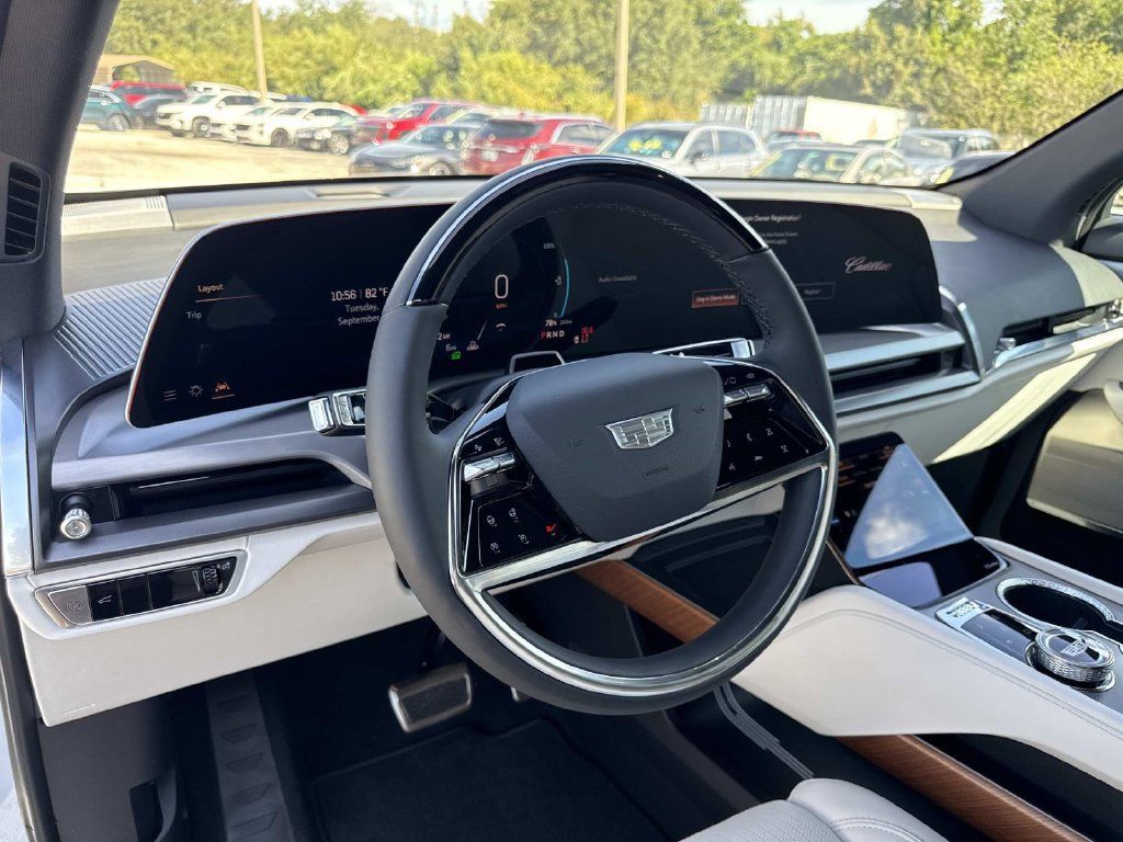 New 2027 Cadillac Vistiq Sport AWD/4WD image 34