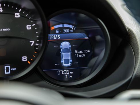 Used 2018 Porsche 718 Cayman RWD image 92