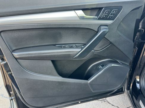 Used 2020 Audi Q5 2.0T Titanium Premium Plus w/ Premium Plus Package image 19