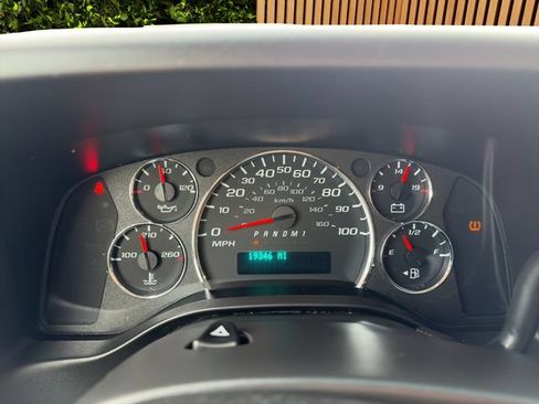 Used 2021 Chevrolet Express 2500 RWD image 10