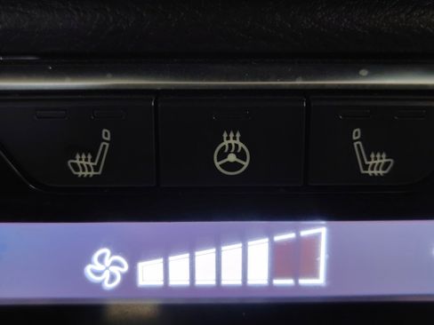 Used 2020 Nissan Sentra SR w/ Premium Package FWD image 27