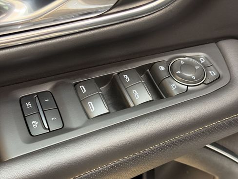 Used 2024 Chevrolet Tahoe Premier AWD/4WD image 14