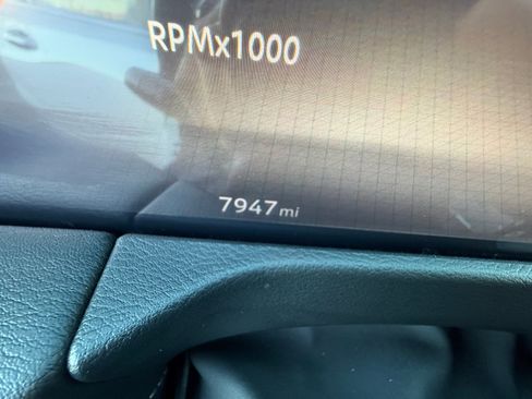 Used 2025 Nissan Armada SV image 11