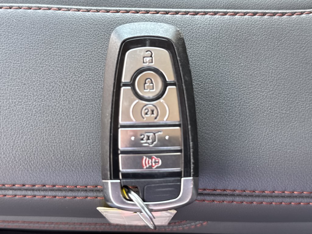 Used 2025 Ford Expedition Active AWD/4WD image 43