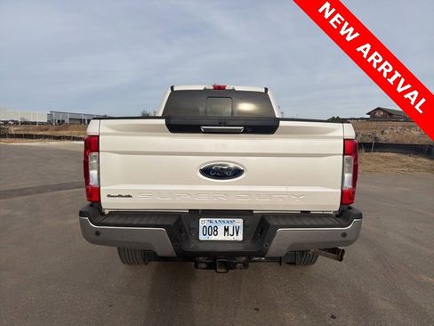 Used 2019 Ford F250 Lariat w/ Chrome Package image 4