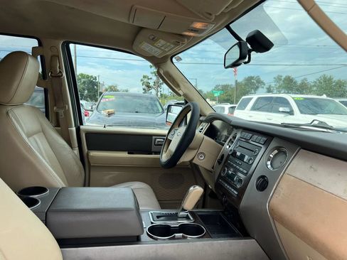 Used 2013 Ford Expedition XLT RWD image 19