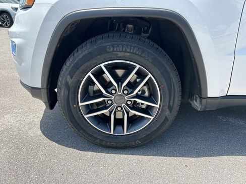 Used 2022 Jeep Grand Cherokee Limited image 47