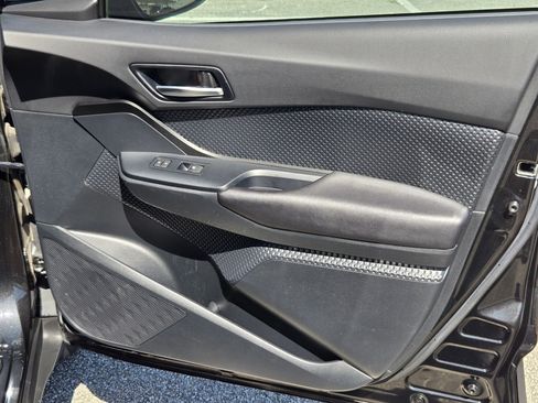 Used 2018 Toyota C-HR XLE FWD image 29