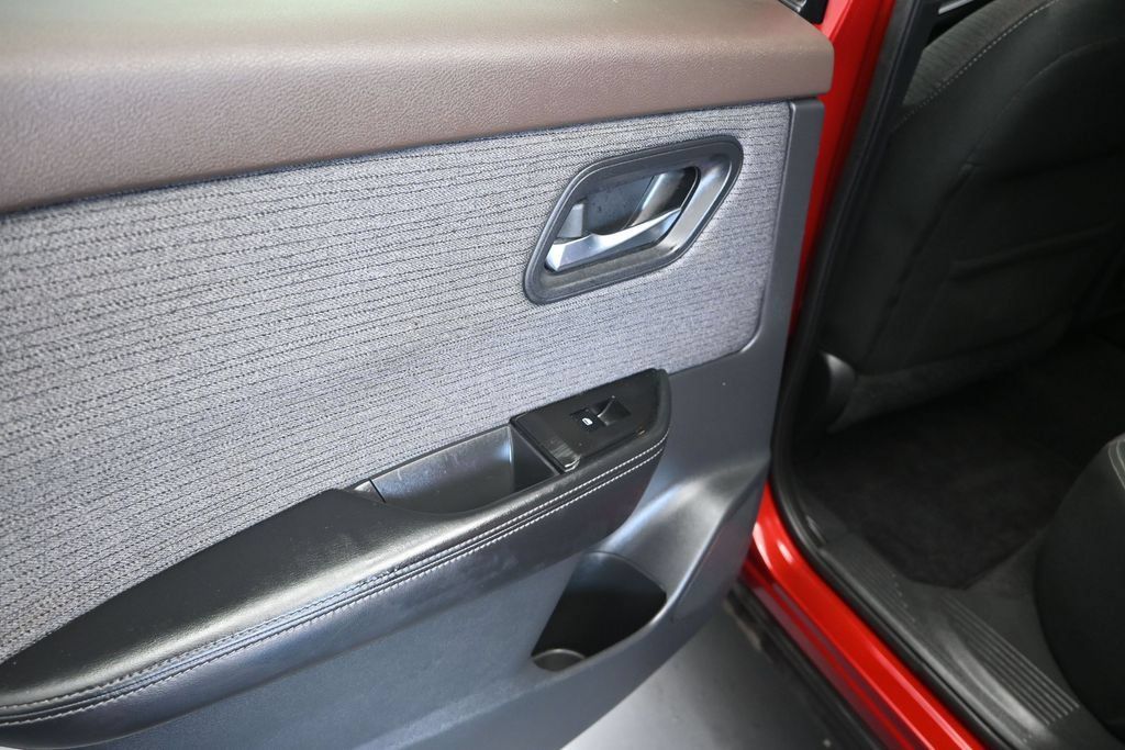 Used 2021 Nissan Rogue SV FWD image 15