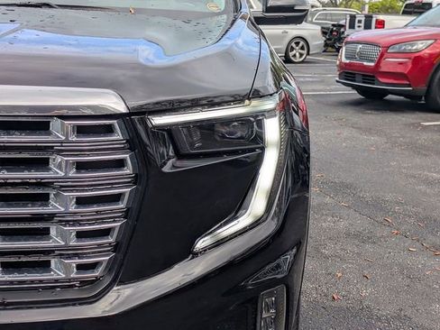 Used 2024 GMC Acadia Denali w/ Super Cruise Package image 9