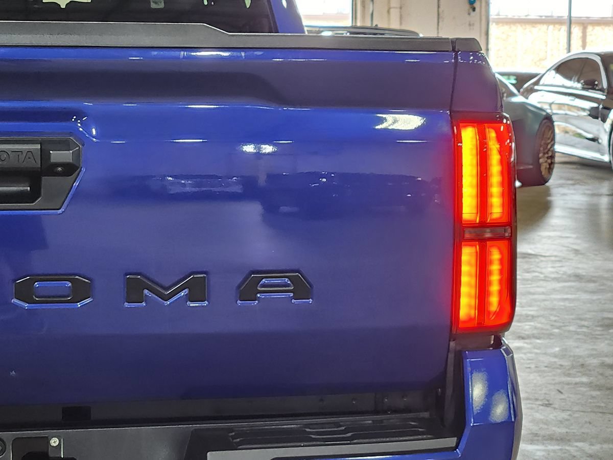Used 2024 Toyota Tacoma TRD Sport AWD/4WD image 22
