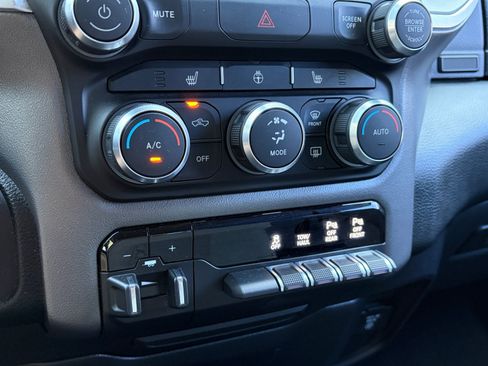 Used 2019 RAM 1500 Big Horn AWD/4WD image 19
