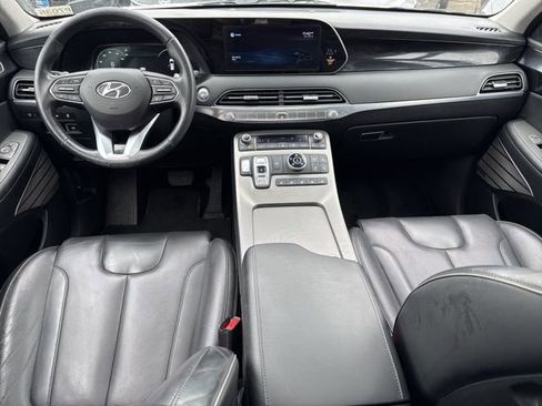 Used 2022 Hyundai Palisade Limited w/ Winter Package image 5