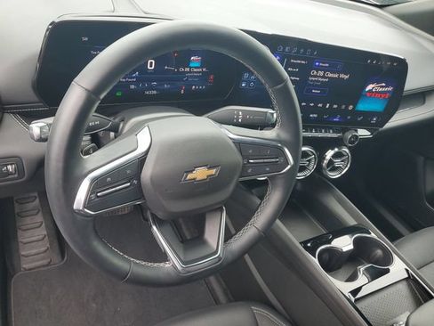 Used 2024 Chevrolet Blazer EV LT AWD/4WD image 19