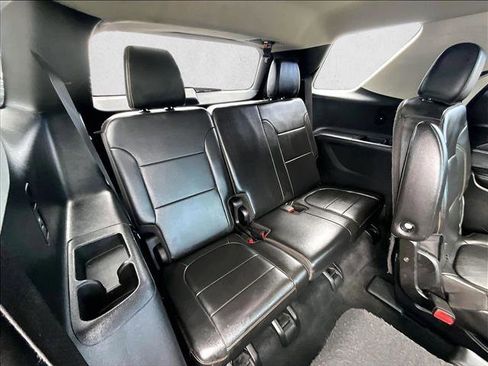Used 2021 Chevrolet Traverse RS FWD image 29