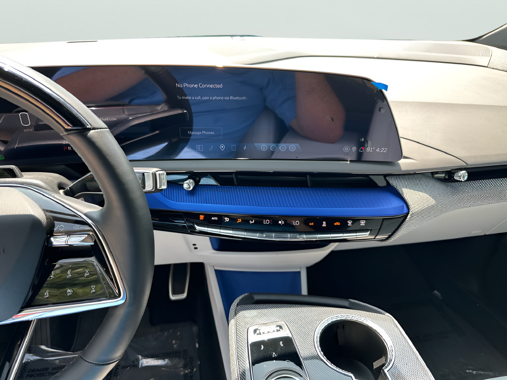 Certified 2025 Cadillac Optiq Sport 1 AWD/4WD image 28