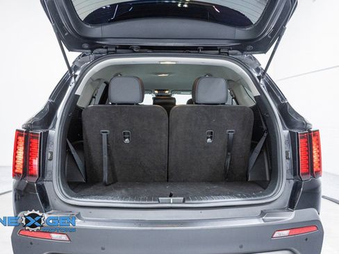 Used 2021 Kia Sorento S image 43