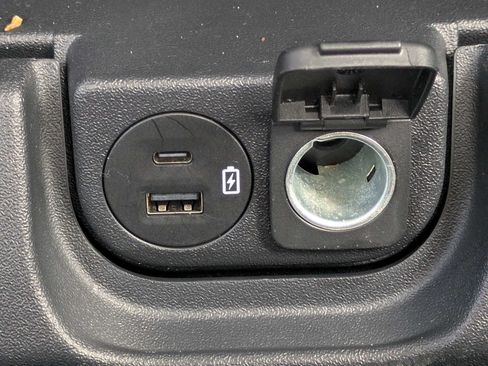 Used 2023 Ford F150 XLT AWD/4WD image 23