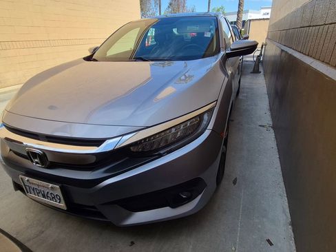 Used 2017 Honda Civic Touring image 2