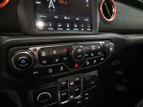 Used 2019 Jeep Wrangler Unlimited Sahara w/ Quick Order Package 24M Moab image 20