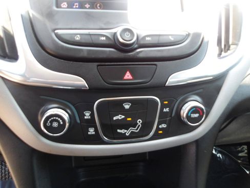 Used 2020 Chevrolet Equinox LS w/ LS Convenience Package FWD image 24